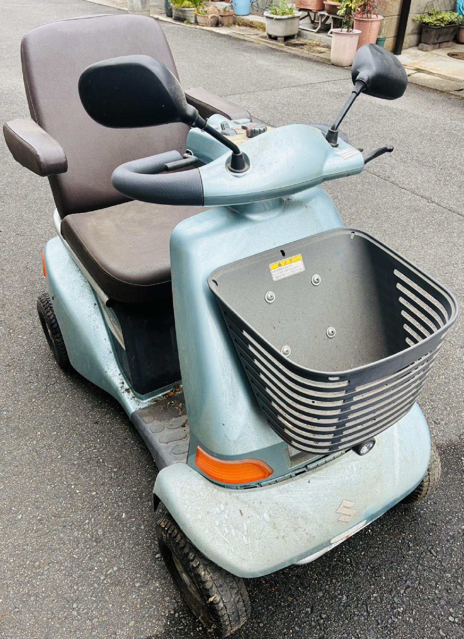 2025/11/29 大阪府寝屋川市のお客様よりセニアカー回収のご依頼